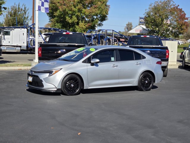 Used 2025 Toyota Corolla LE w/ Convenience Package FWD image 6