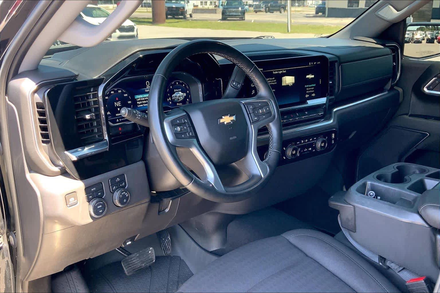 Used 2023 Chevrolet Silverado 1500 LT w/ Protection Package AWD/4WD image 17