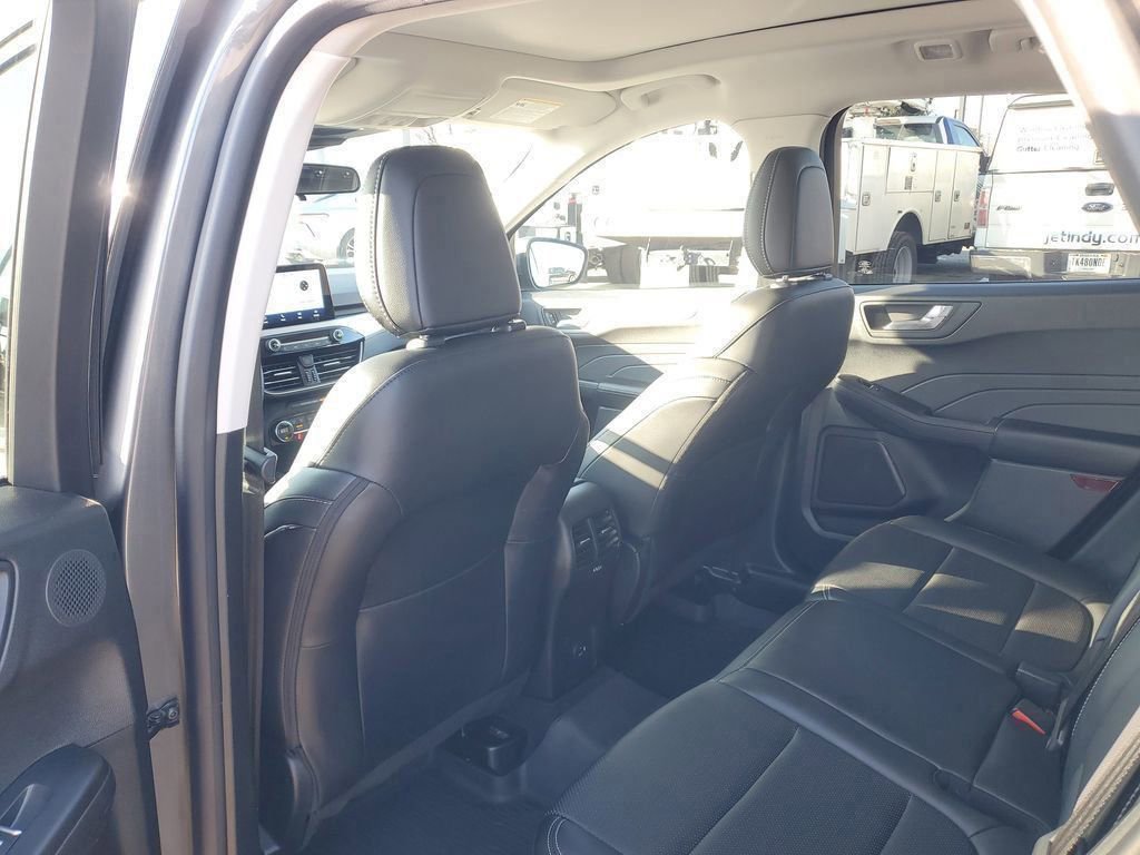 Certified 2021 Ford Escape SEL w/ Technology Package image 10