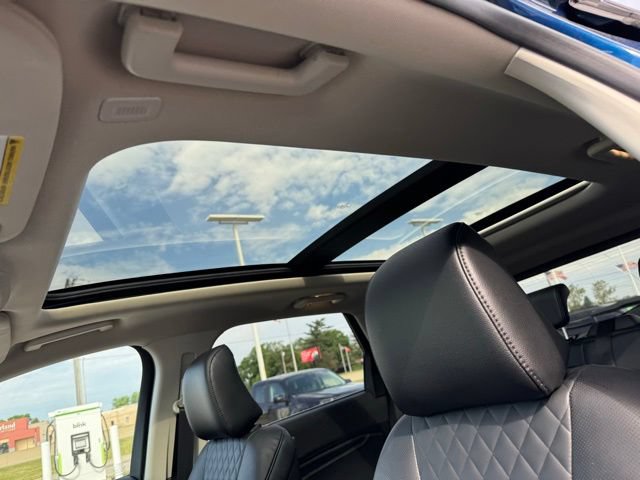 Certified 2024 Ford Edge Titanium w/ Equipment Group 301A AWD/4WD image 10