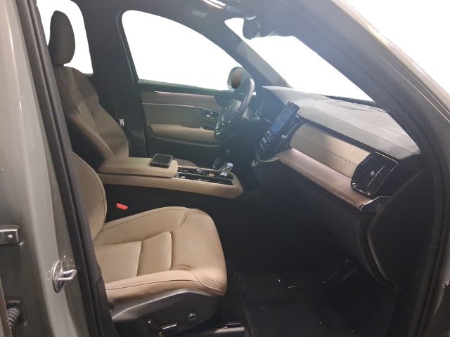 Used 2025 Volvo XC90 B6 Plus AWD/4WD image 17