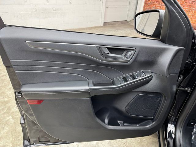 Certified 2025 Ford Escape Active w/ Cold Weather Package image 11