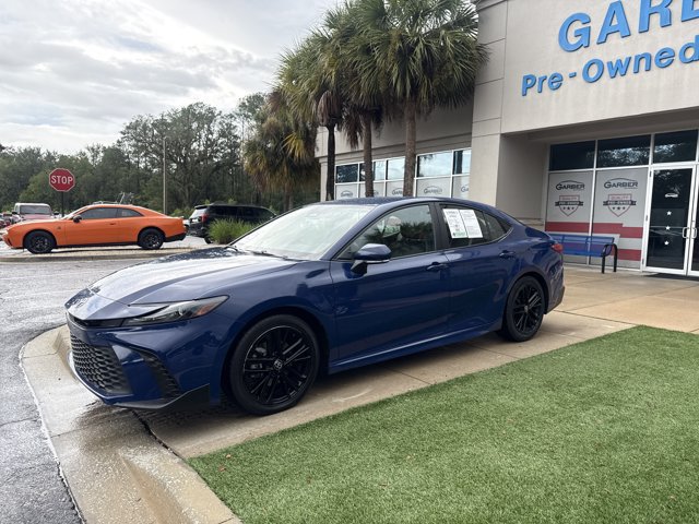 Used 2025 Toyota Camry SE FWD image 8