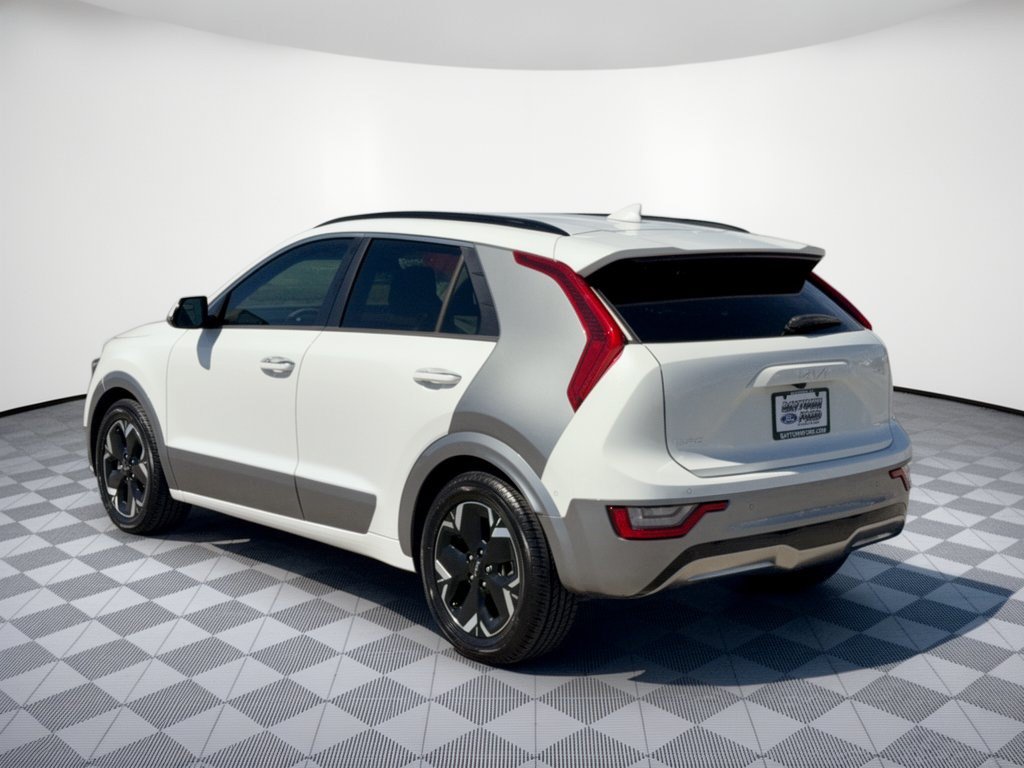Used 2023 Kia Niro Wave FWD image 3