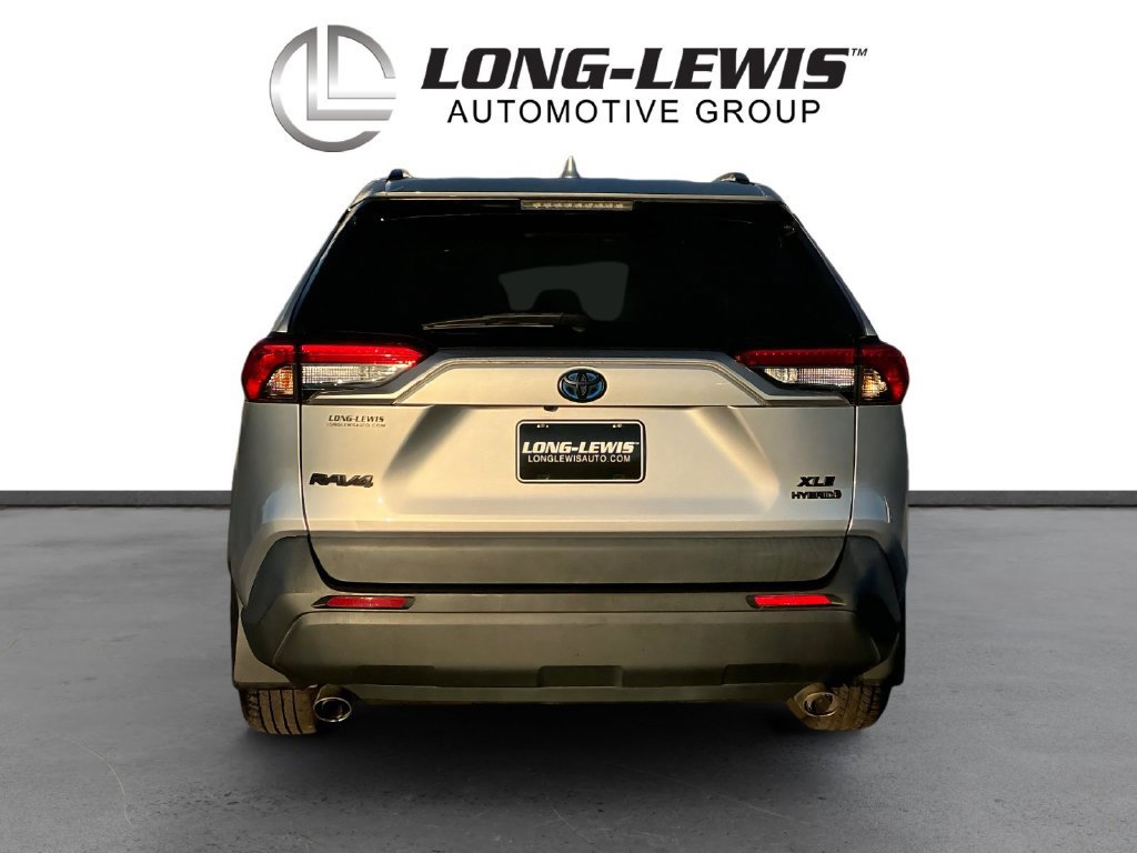Used 2021 Toyota RAV4 XLE AWD/4WD image 5
