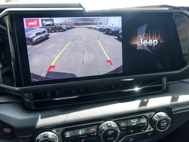 Used 2024 Jeep Wrangler Unlimited Sahara w/ Technology Group AWD/4WD image 23