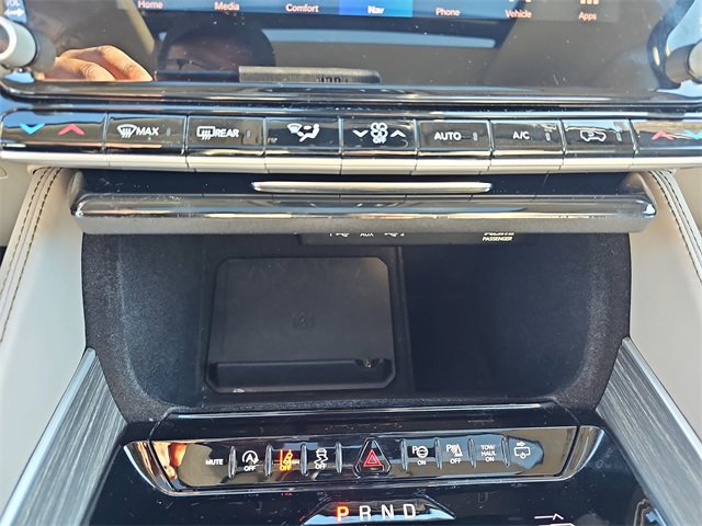 Used 2023 Jeep Wagoneer Series III w/ Premium Group I image 25