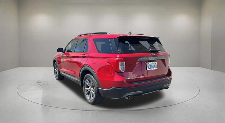 Certified 2023 Ford Explorer XLT w/ Equipment Group 202A RWD image 4