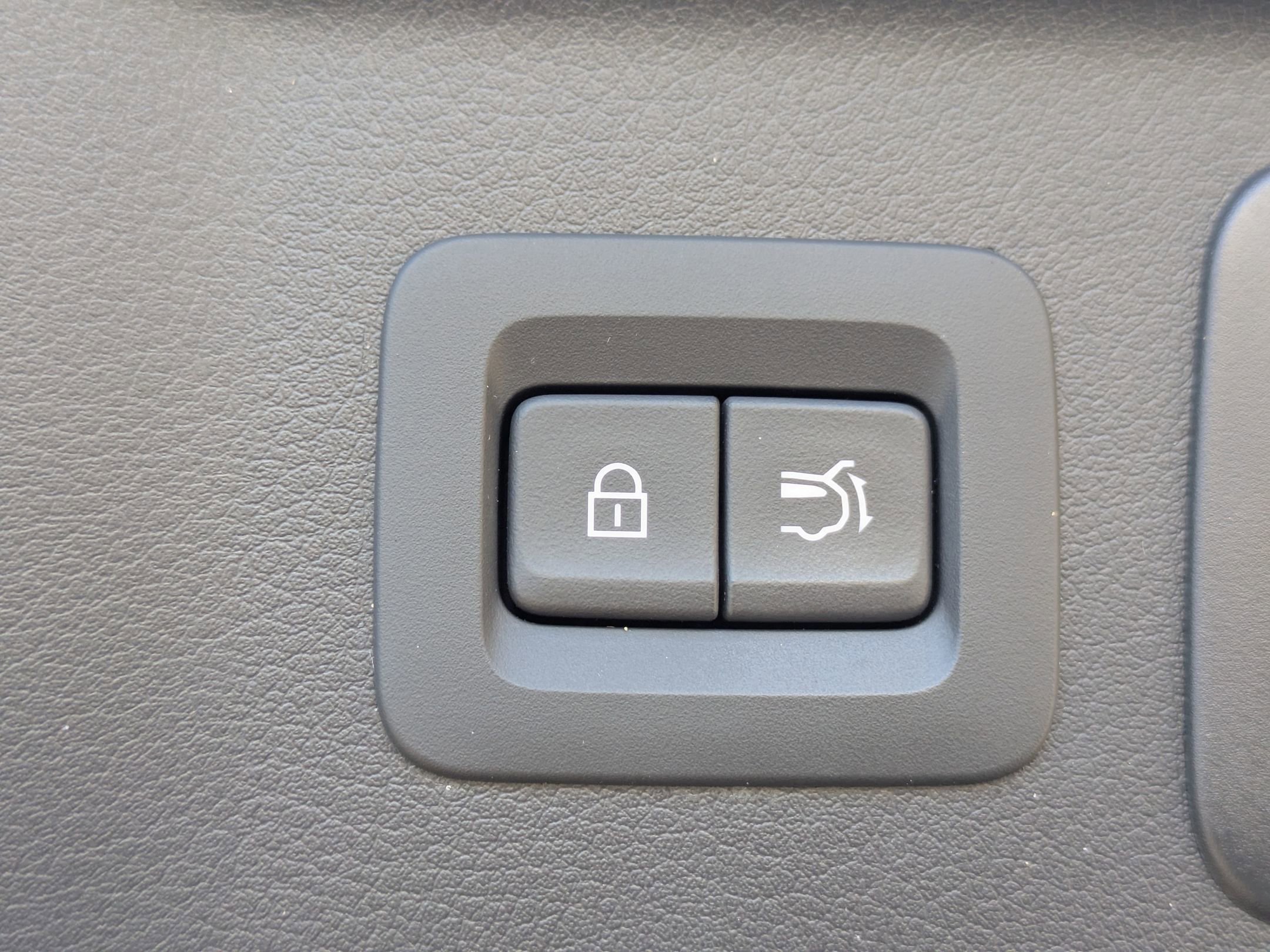 Used 2025 MAZDA CX-90 3.3 Turbo w/ Preferred Package image 32