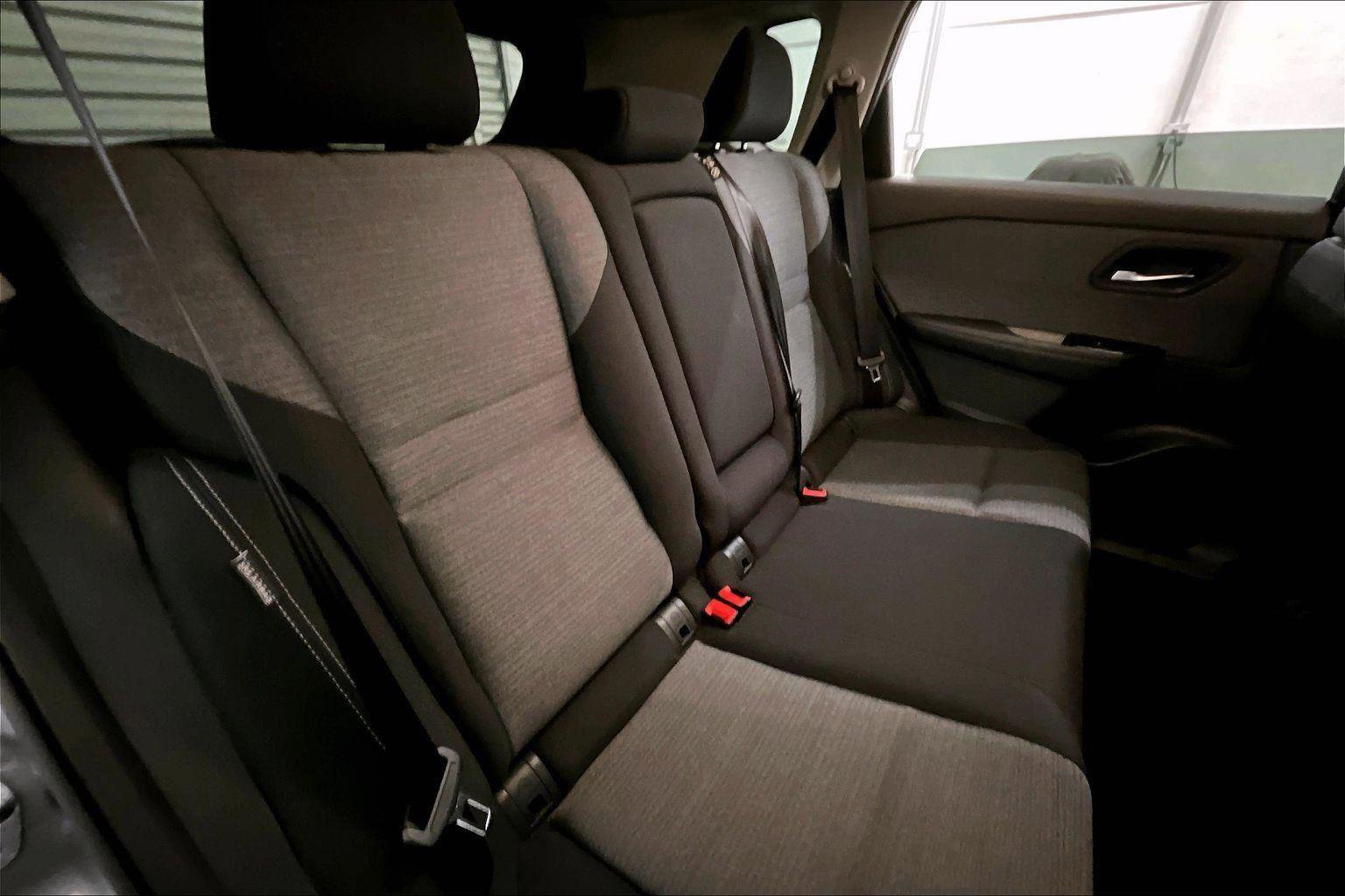 Used 2021 Nissan Rogue SV image 26