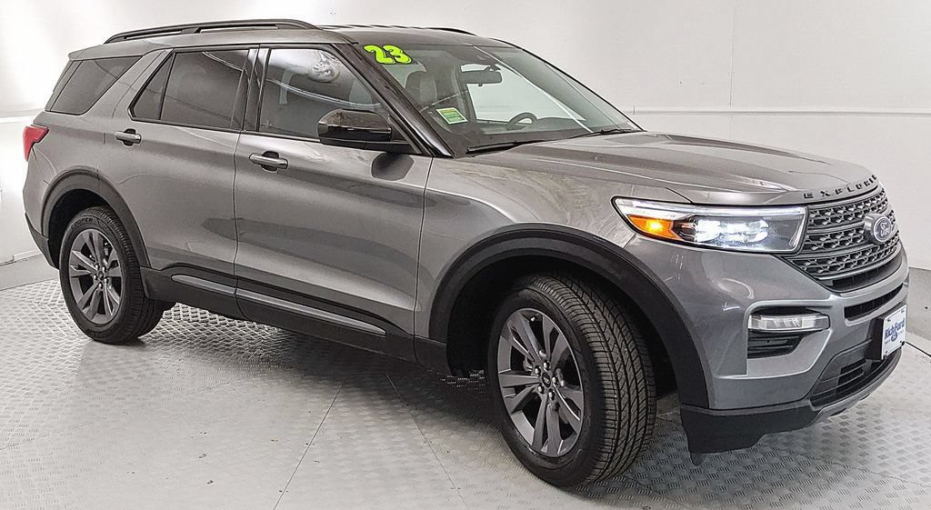 Certified 2023 Ford Explorer XLT w/ Equipment Group 202A