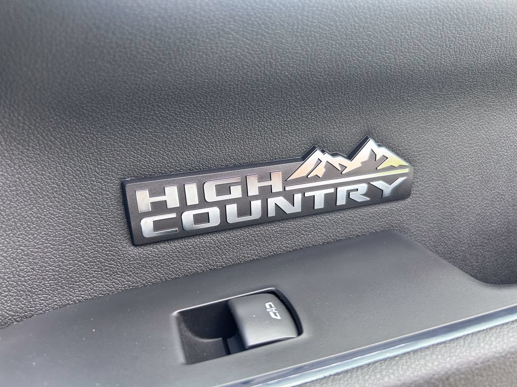 Used 2025 Chevrolet Silverado 1500 High Country w/ Midnight Edition AWD/4WD image 27