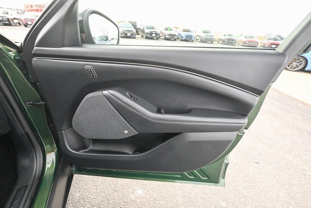 Certified 2025 Ford Mustang Mach-E Premium image 30