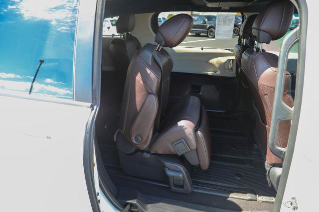 Used 2021 Toyota Sienna Platinum FWD image 36