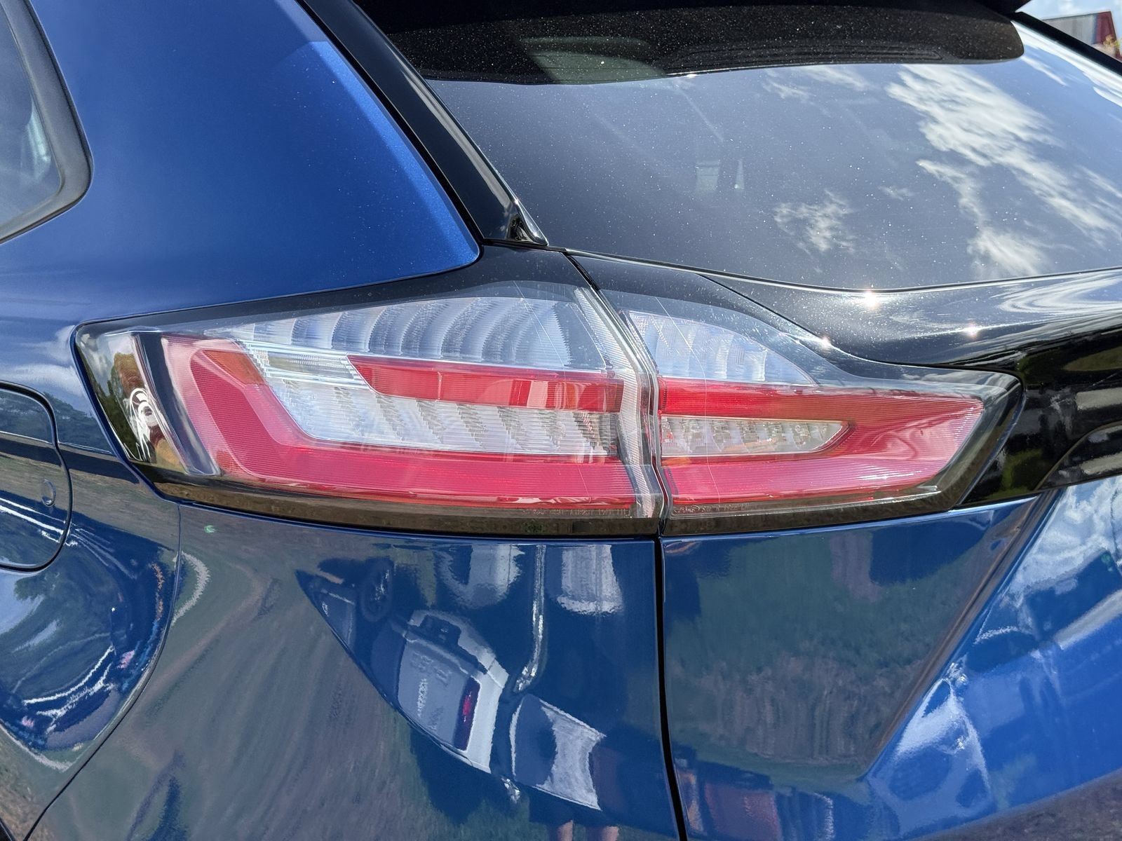 Certified 2022 Ford Edge SE w/ Black Appearance Package AWD/4WD image 10