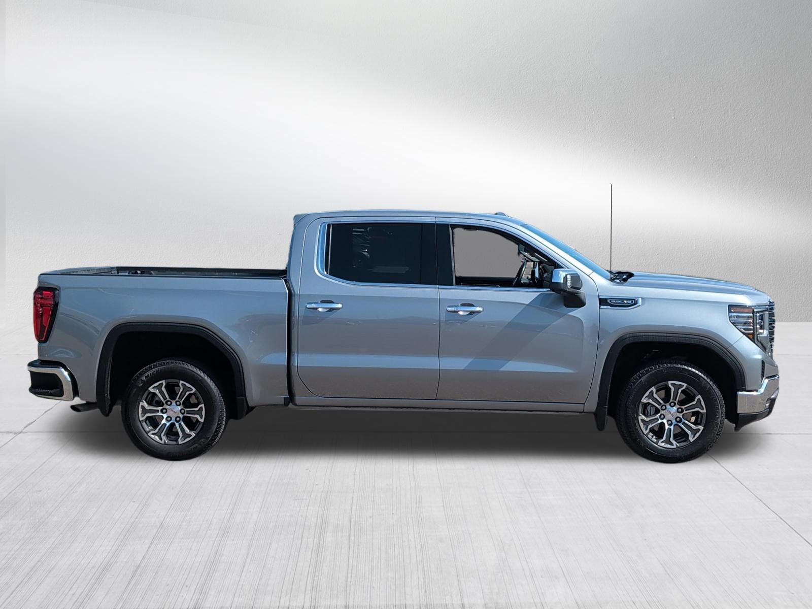 Used 2025 GMC Sierra 1500 SLT AWD/4WD image 8