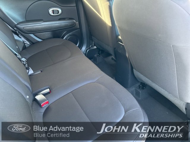 Used 2017 Kia Soul image 29