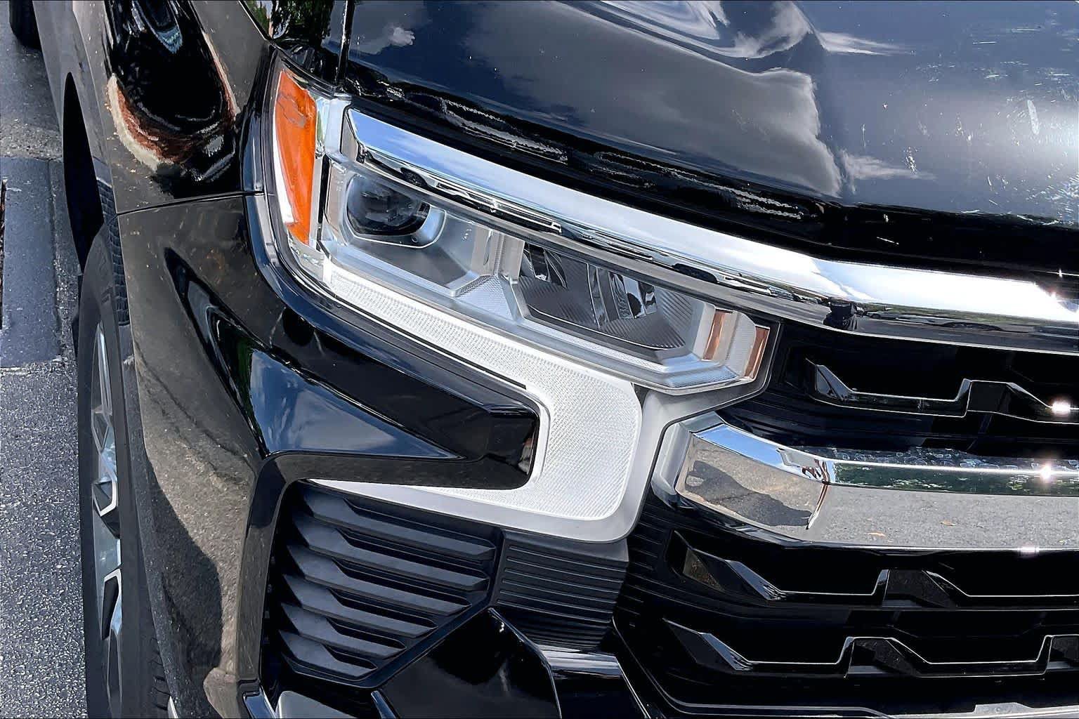 Used 2023 Chevrolet Silverado 1500 LT AWD/4WD image 27