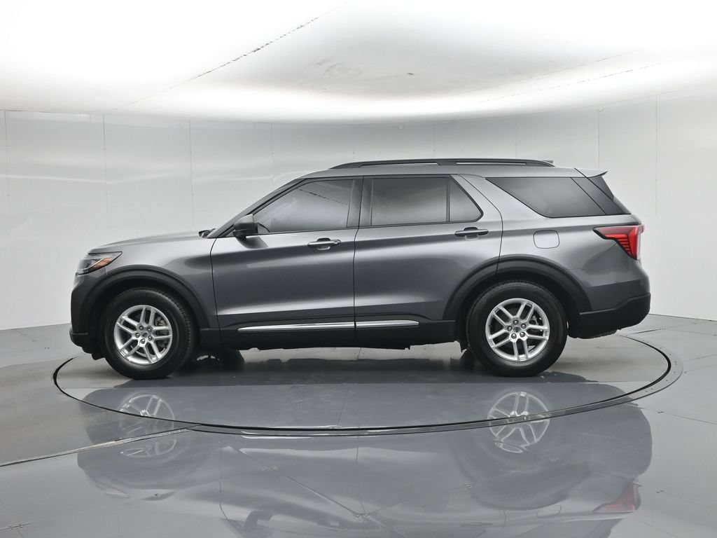 Certified 2025 Ford Explorer Active RWD image 30