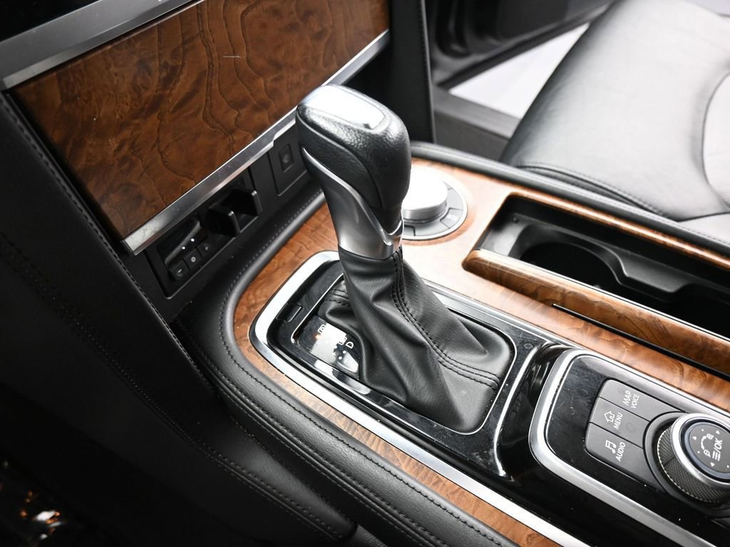 Used 2024 Nissan Armada SL image 45