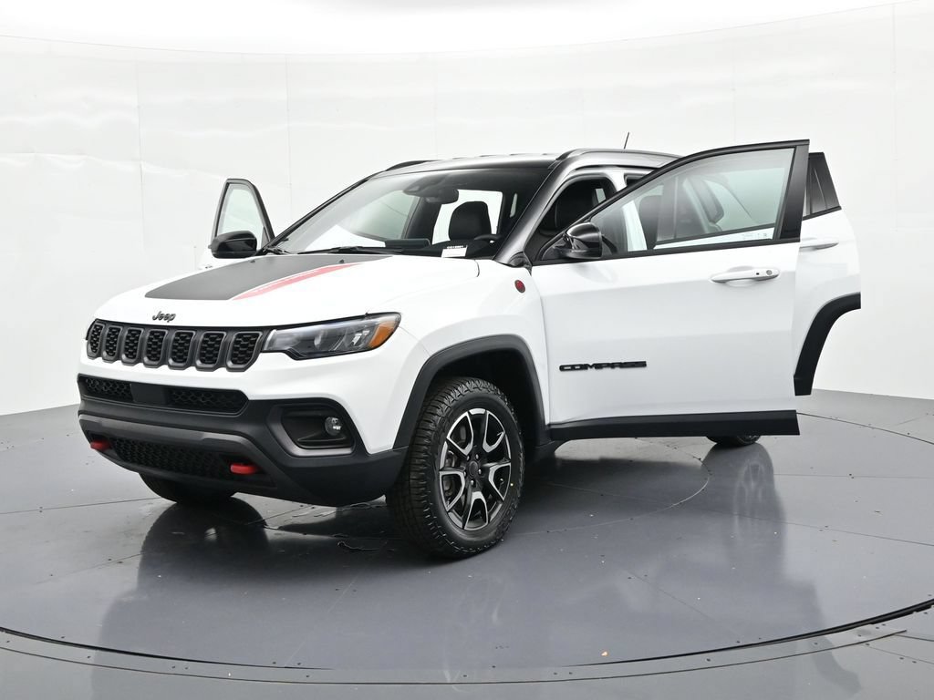 Used 2025 Jeep Compass Trailhawk AWD/4WD image 24