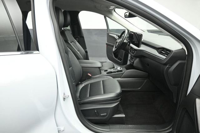 Certified 2025 Ford Escape Platinum AWD/4WD image 46
