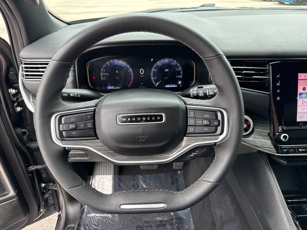 Used 2024 Jeep Wagoneer L Series II image 14