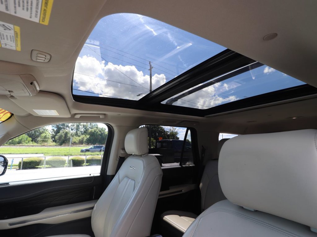 Certified 2019 Ford Expedition Platinum RWD image 4