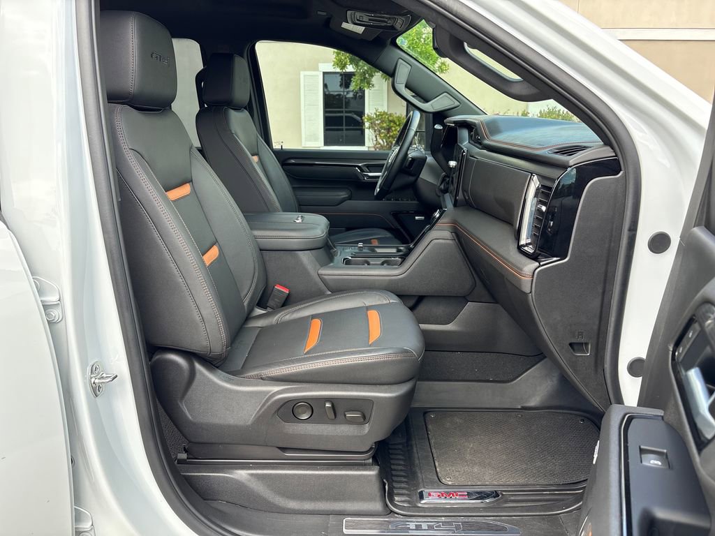 Used 2025 GMC Sierra 2500 AT4 AWD/4WD image 6