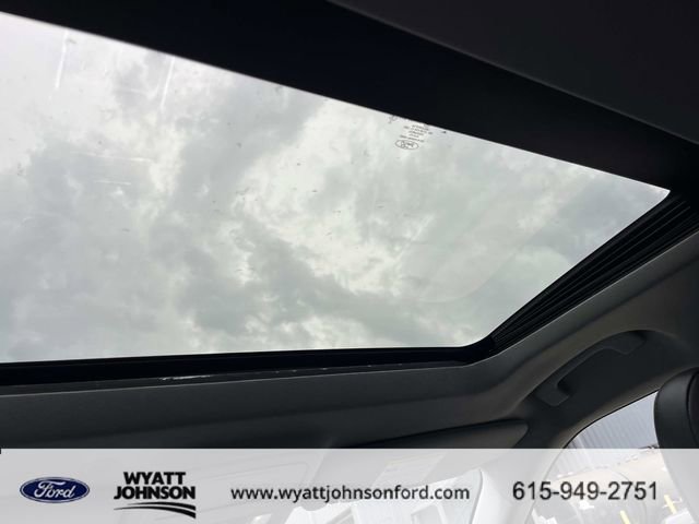 Certified 2022 Ford Explorer XLT w/ Equipment Group 202A AWD/4WD image 14