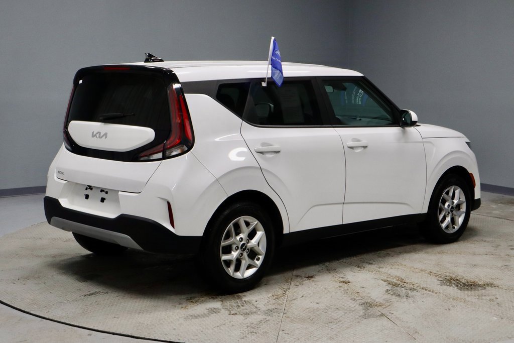 Used 2025 Kia Soul LX w/ LX Technology Package image 11