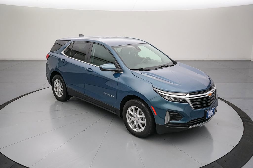Used 2024 Chevrolet Equinox LT FWD image 2