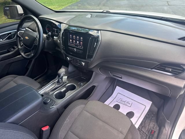 Used 2023 Chevrolet Traverse LT FWD image 16