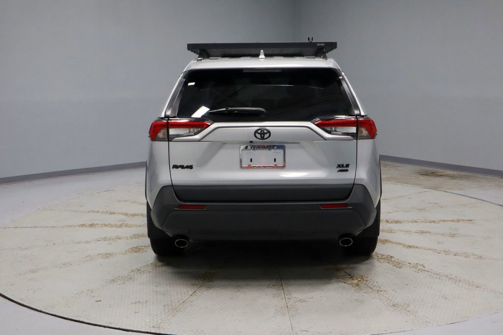 Used 2021 Toyota RAV4 XLE Premium AWD/4WD image 9