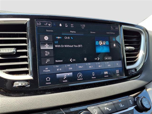 Used 2024 Chrysler Pacifica Touring-L FWD image 6