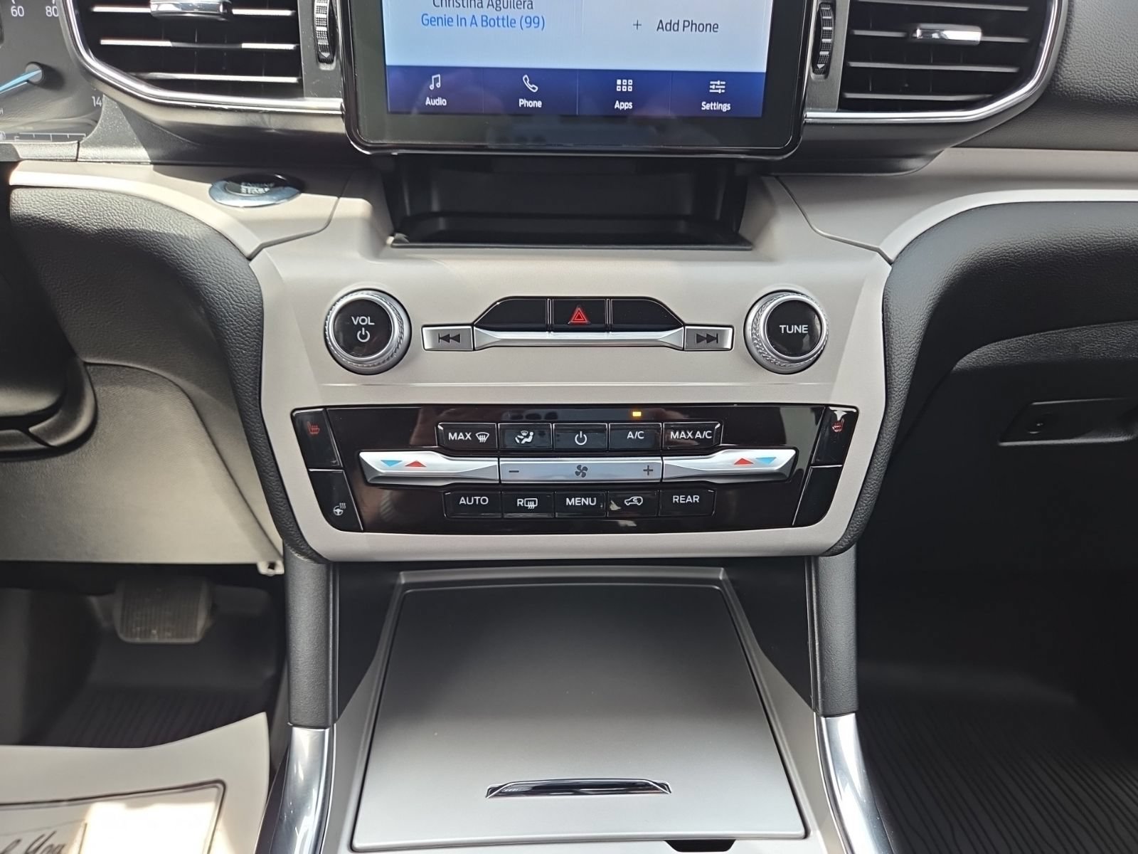 Certified 2023 Ford Explorer XLT w/ Equipment Group 202A AWD/4WD image 34