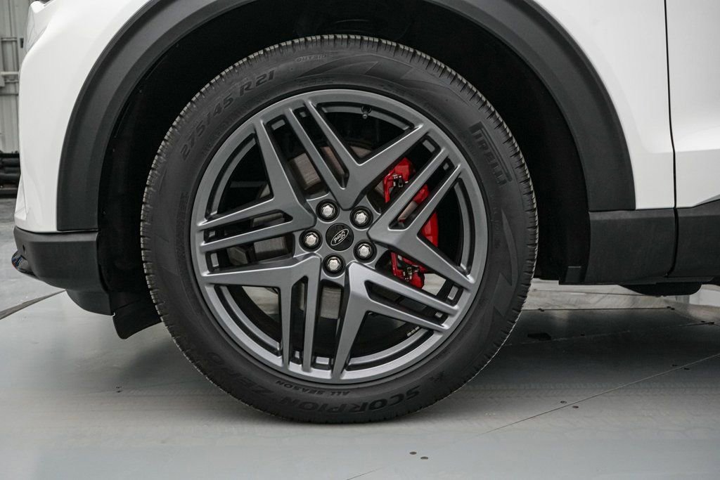 Certified 2025 Ford Explorer ST image 10