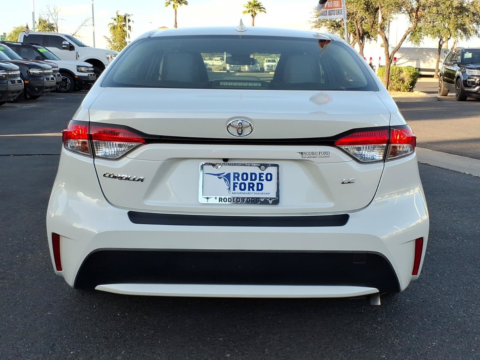 Used 2021 Toyota Corolla LE w/ Carpet Mat Package (TMS) FWD image 4