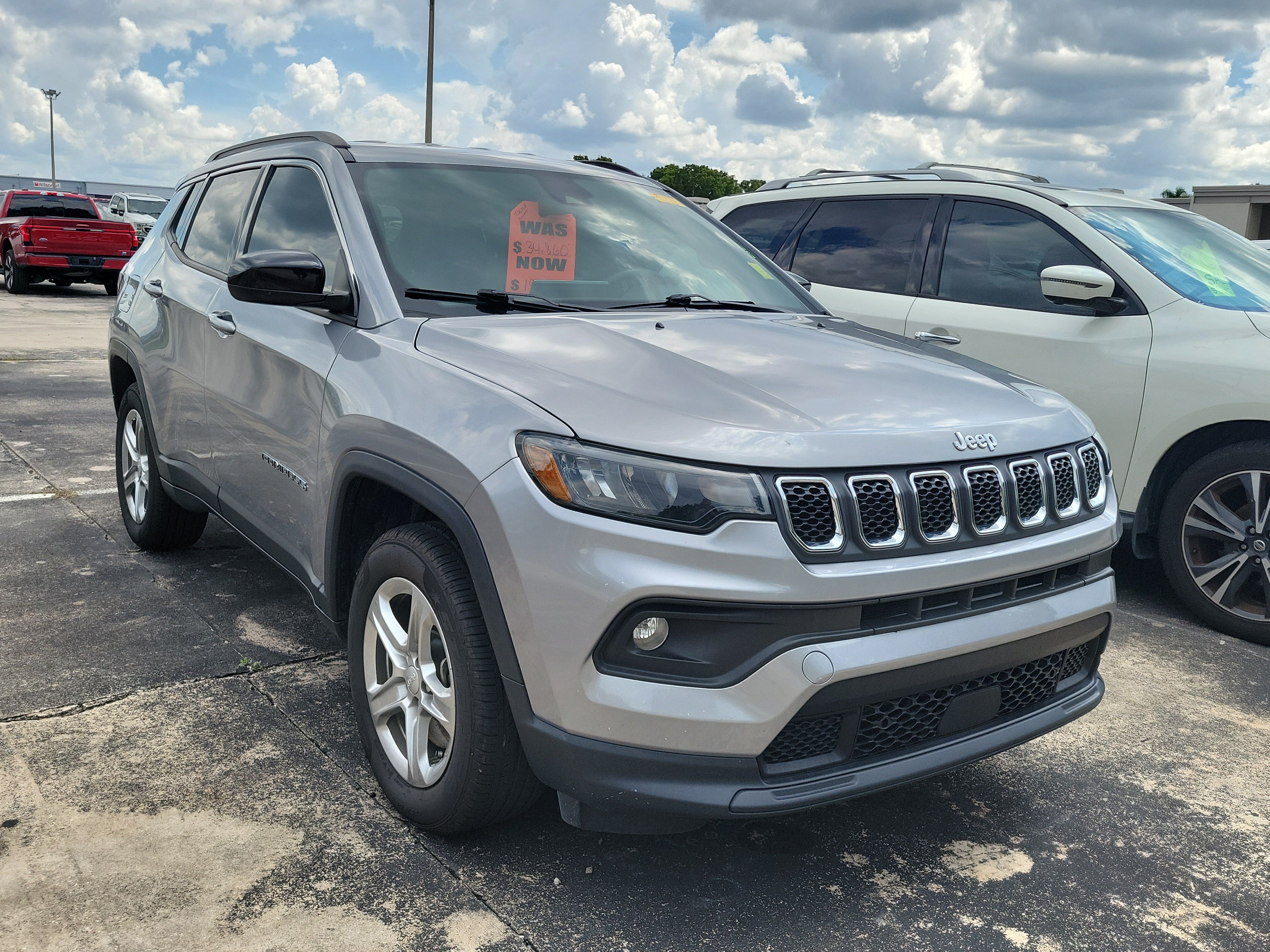 Used 2024 Jeep Compass Latitude AWD/4WD image 6