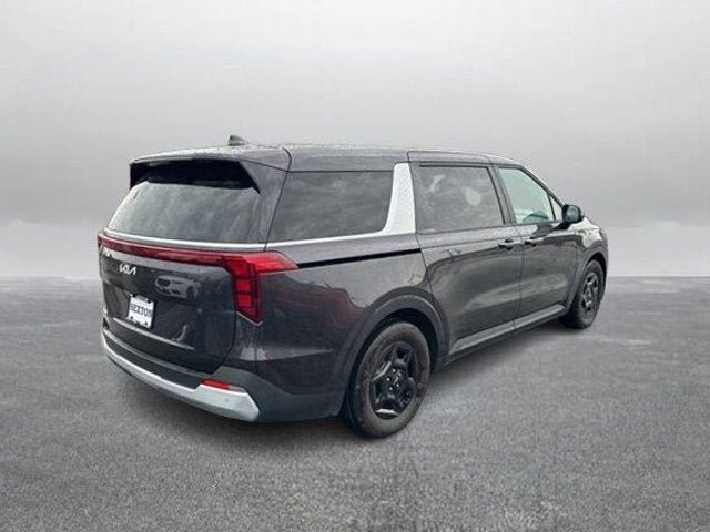 Used 2025 Kia Carnival FWD image 8