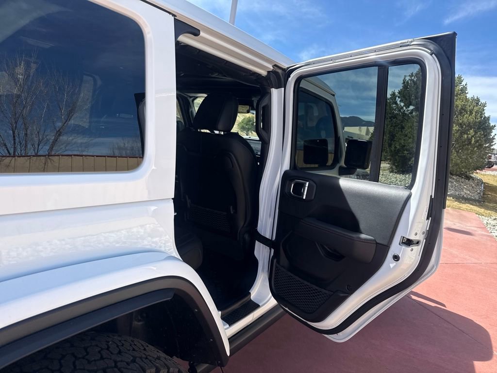 Used 2025 Jeep Wrangler Unlimited Rubicon image 24