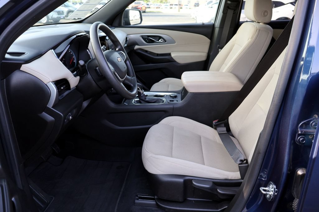 Used 2022 Chevrolet Traverse LS AWD/4WD image 29