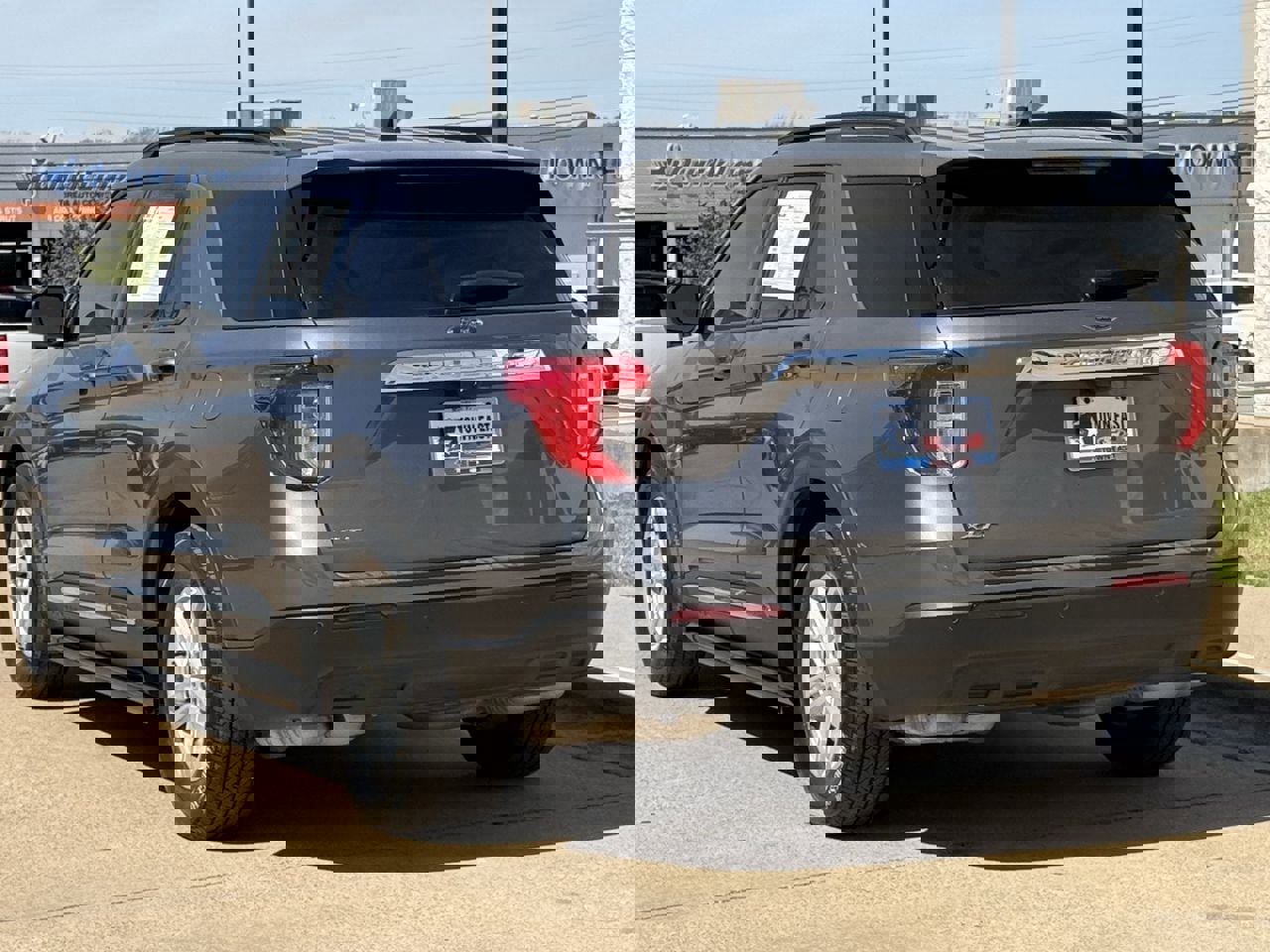 Certified 2024 Ford Explorer XLT image 5