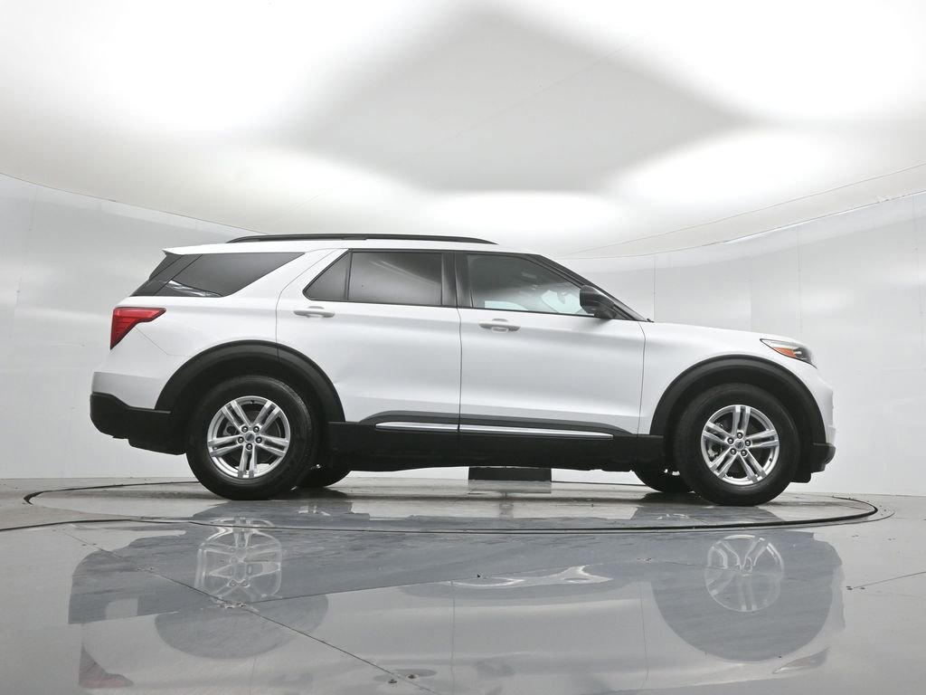 Certified 2021 Ford Explorer XLT RWD image 48