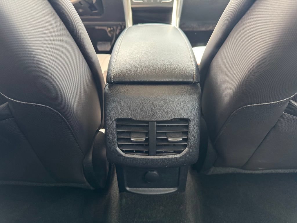 Certified 2019 Ford Fusion SE w/ Equipment Group 151A FWD image 7