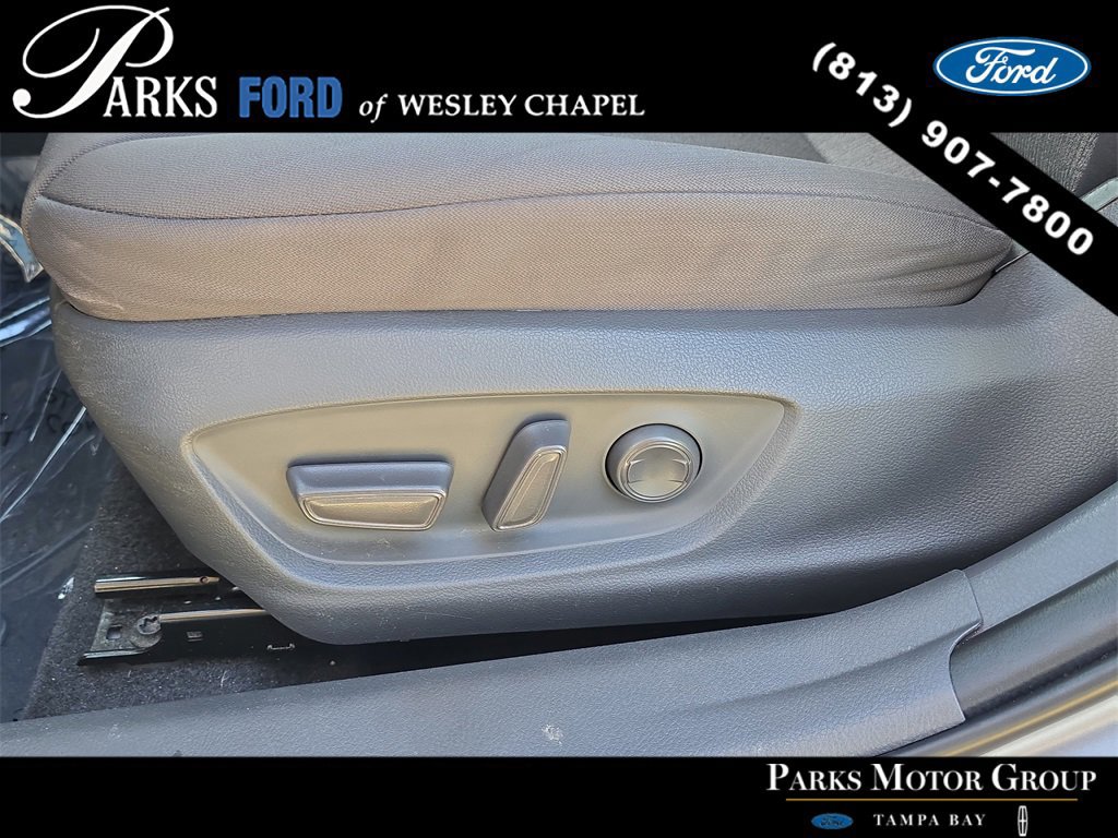 Used 2018 Toyota Camry L image 18