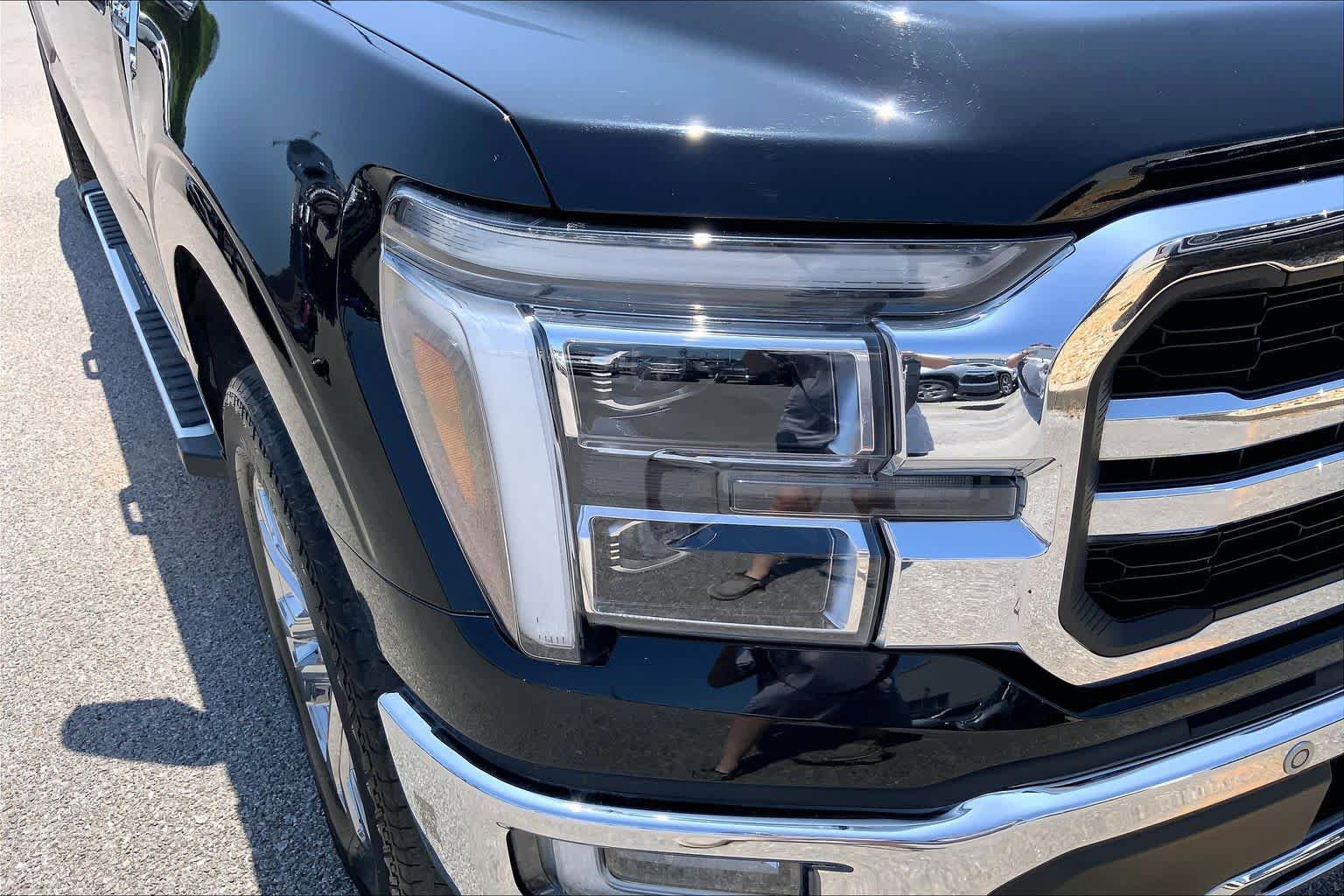 Certified 2024 Ford F150 Lariat w/ Equipment Group 502A High AWD/4WD image 28
