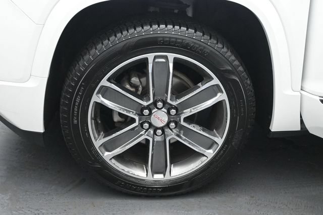 Used 2019 GMC Acadia Denali w/ Technology Package FWD image 36