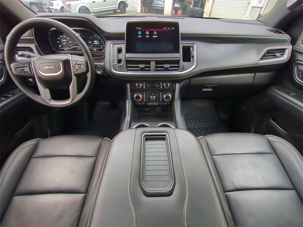 Used 2024 GMC Yukon SLT w/ SLT Luxury Package image 15