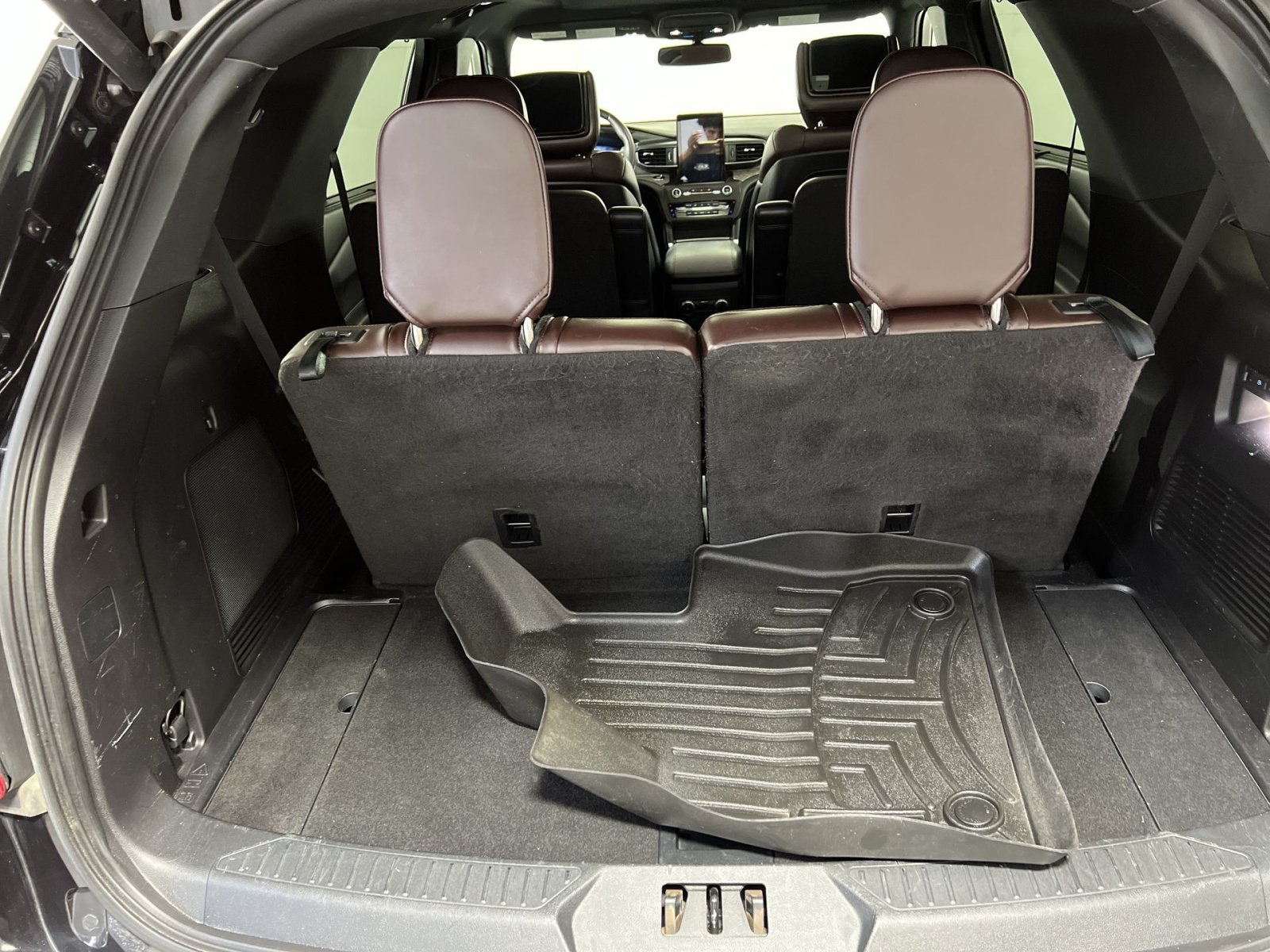 Certified 2020 Ford Explorer Platinum w/ Premium Technology Package AWD/4WD image 27